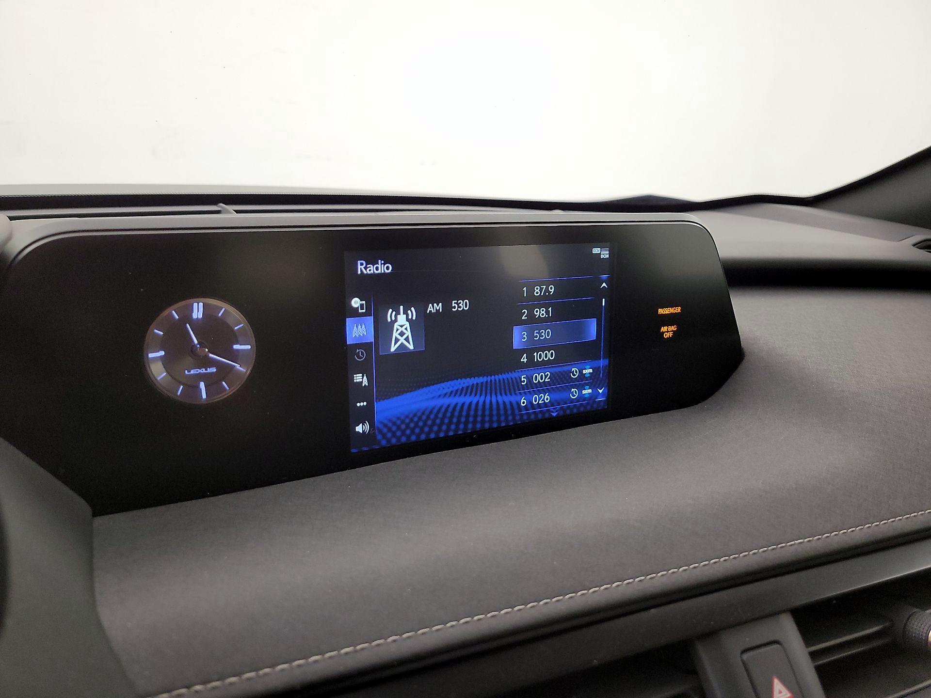 Thumbnail: 2020 Lexus UX - 15