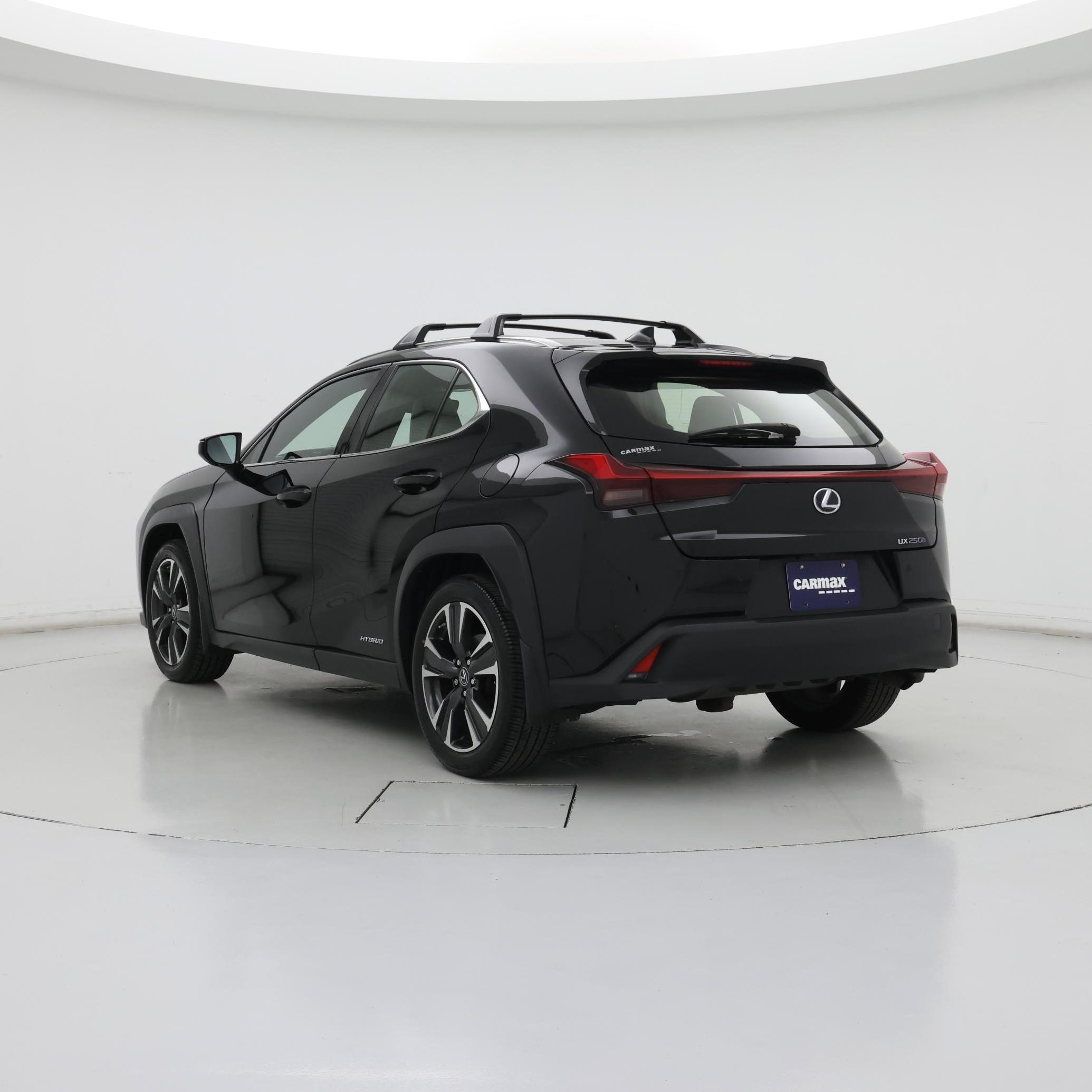 Thumbnail: 2020 Lexus UX - 2