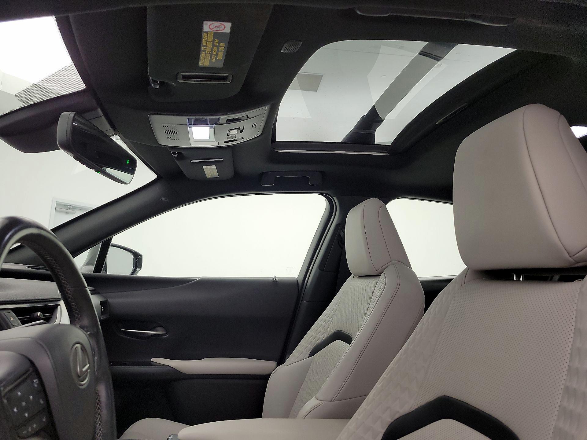 Thumbnail: 2020 Lexus UX - 19