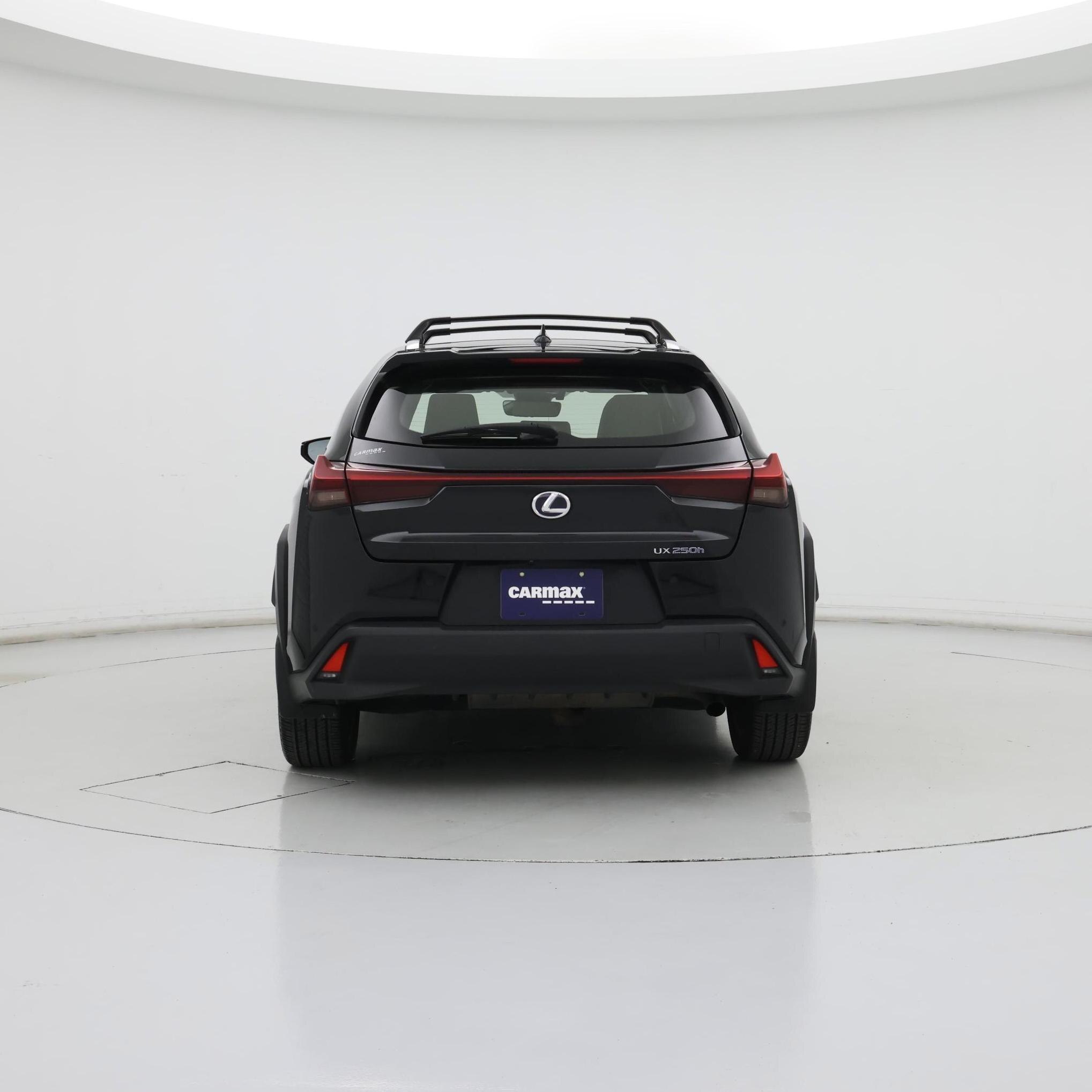 Thumbnail: 2020 Lexus UX - 6