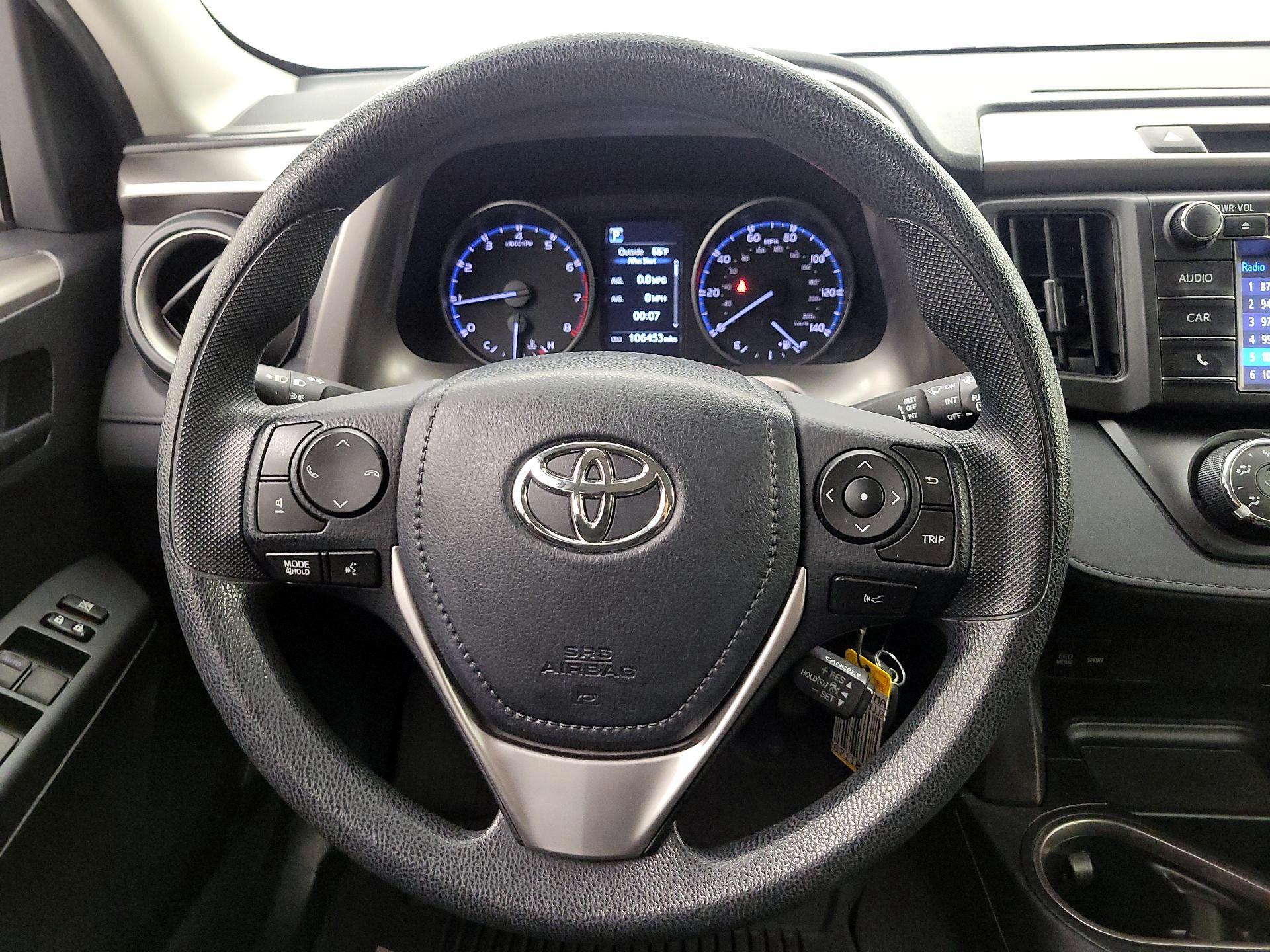 Thumbnail: 2018 Toyota RAV4 - 10