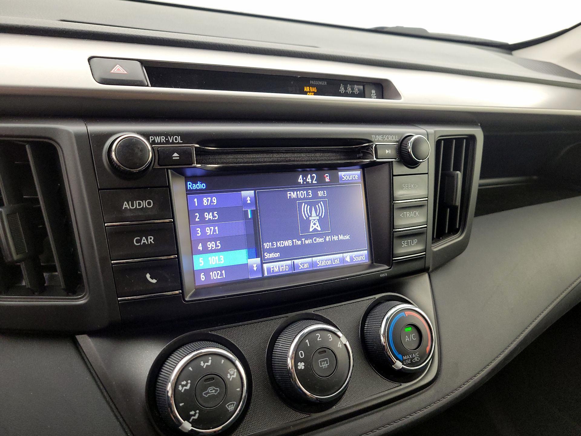 Thumbnail: 2018 Toyota RAV4 - 15