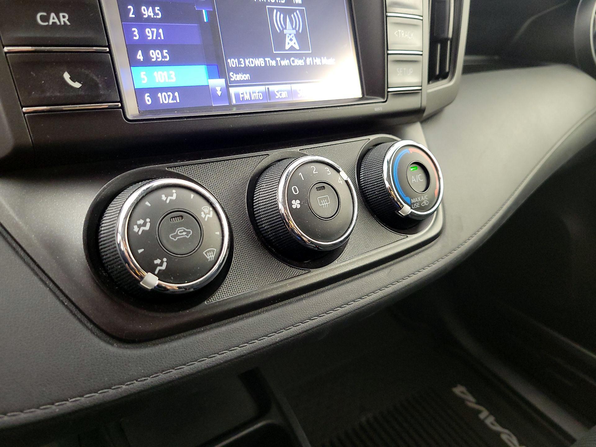 Thumbnail: 2018 Toyota RAV4 - 16