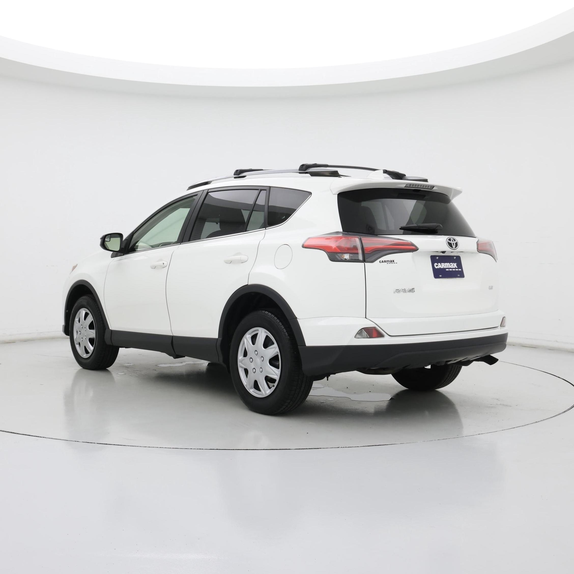 Thumbnail: 2018 Toyota RAV4 - 2