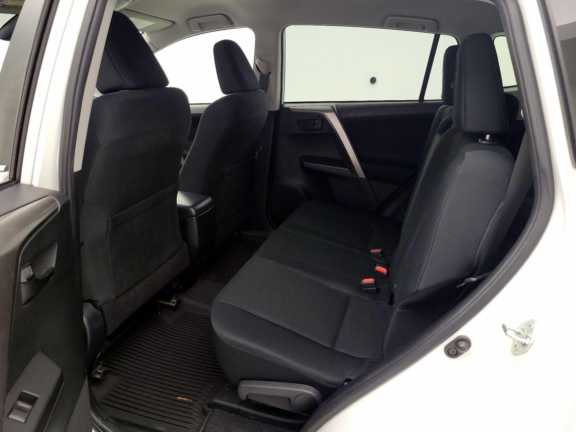 Thumbnail: 2018 Toyota RAV4 - 19