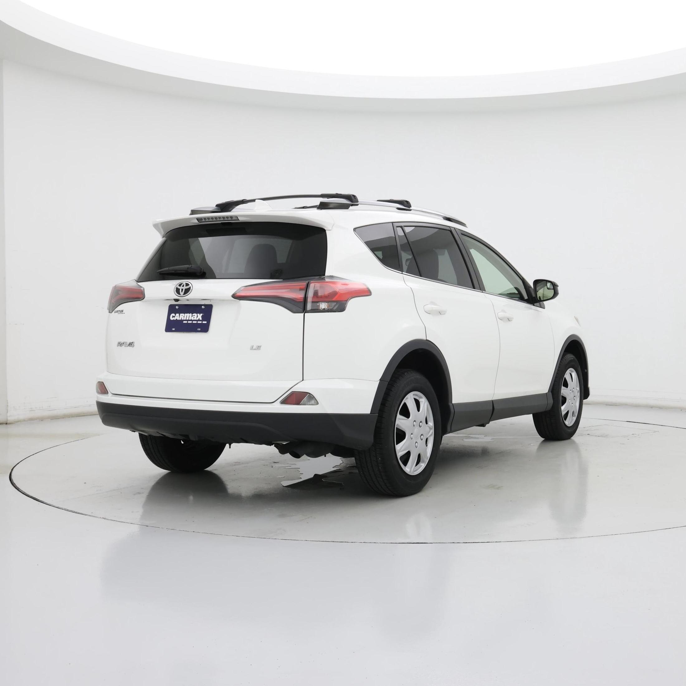 Thumbnail: 2018 Toyota RAV4 - 8