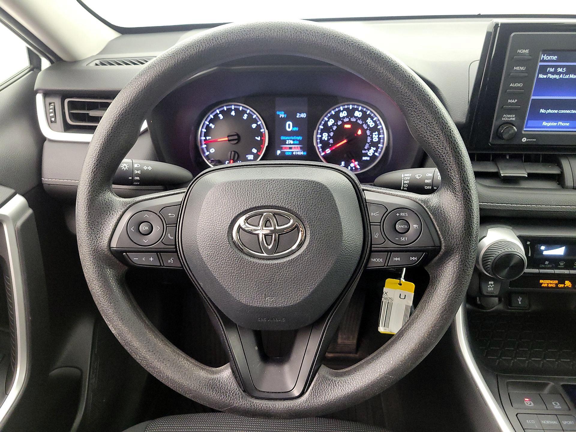 Thumbnail: 2022 Toyota RAV4 - 10