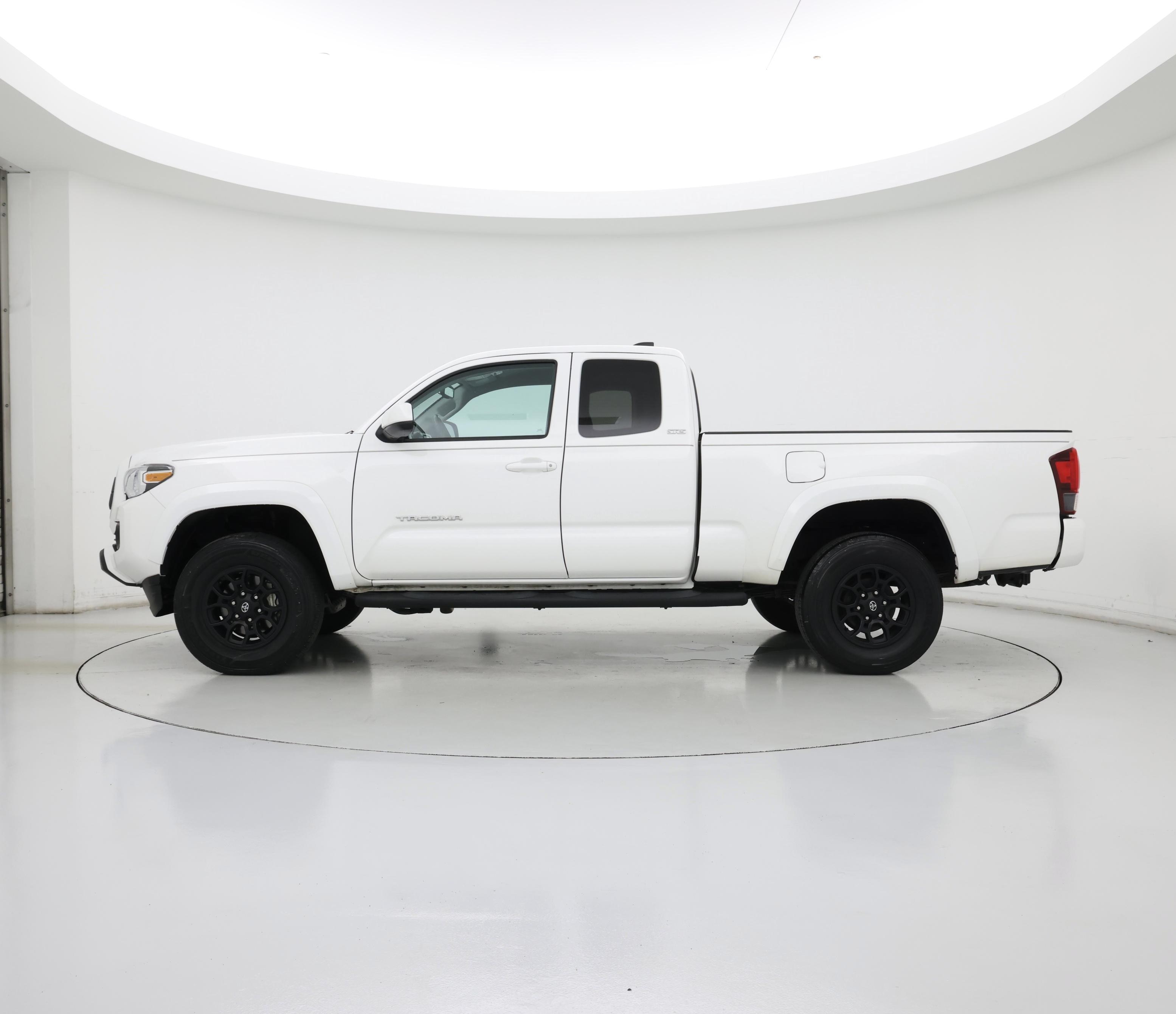 Thumbnail: 2022 Toyota Tacoma - 3