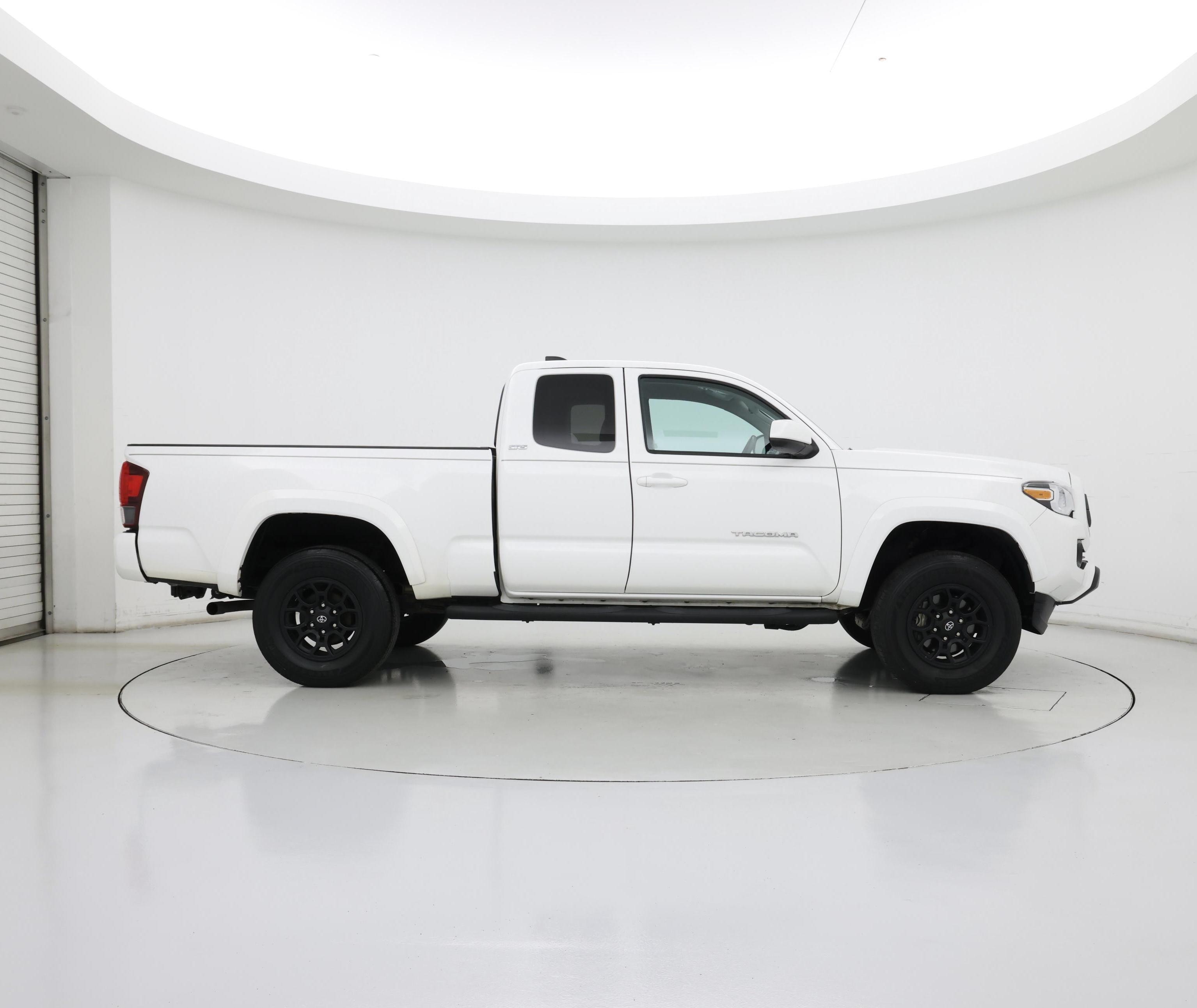 Thumbnail: 2022 Toyota Tacoma - 7