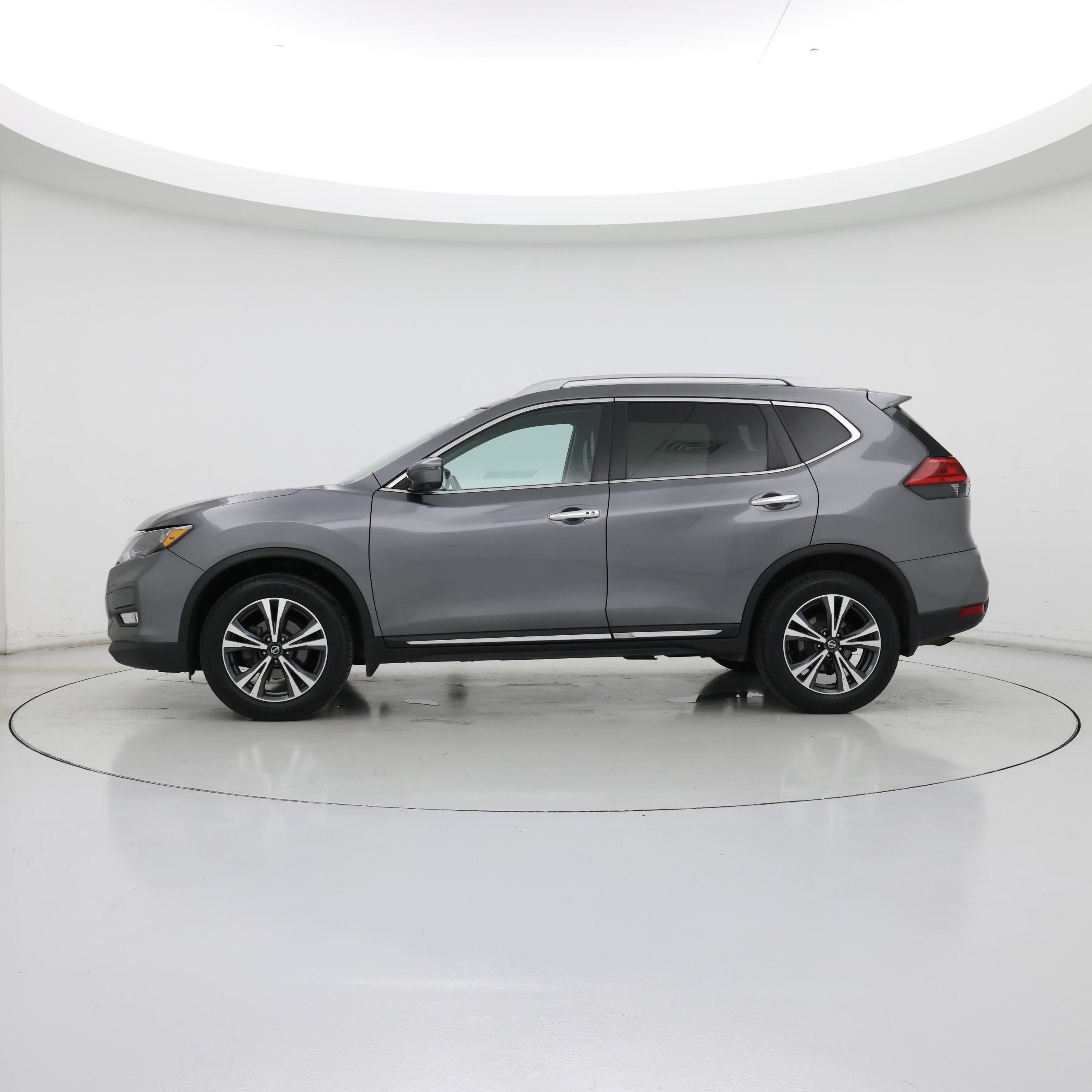 Thumbnail: 2017 Nissan Rogue - 3