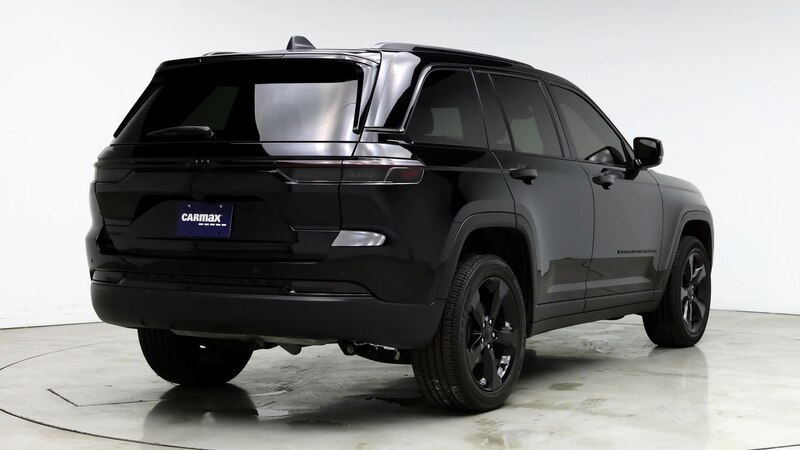 2023 Jeep Grand Cherokee Altitude 8