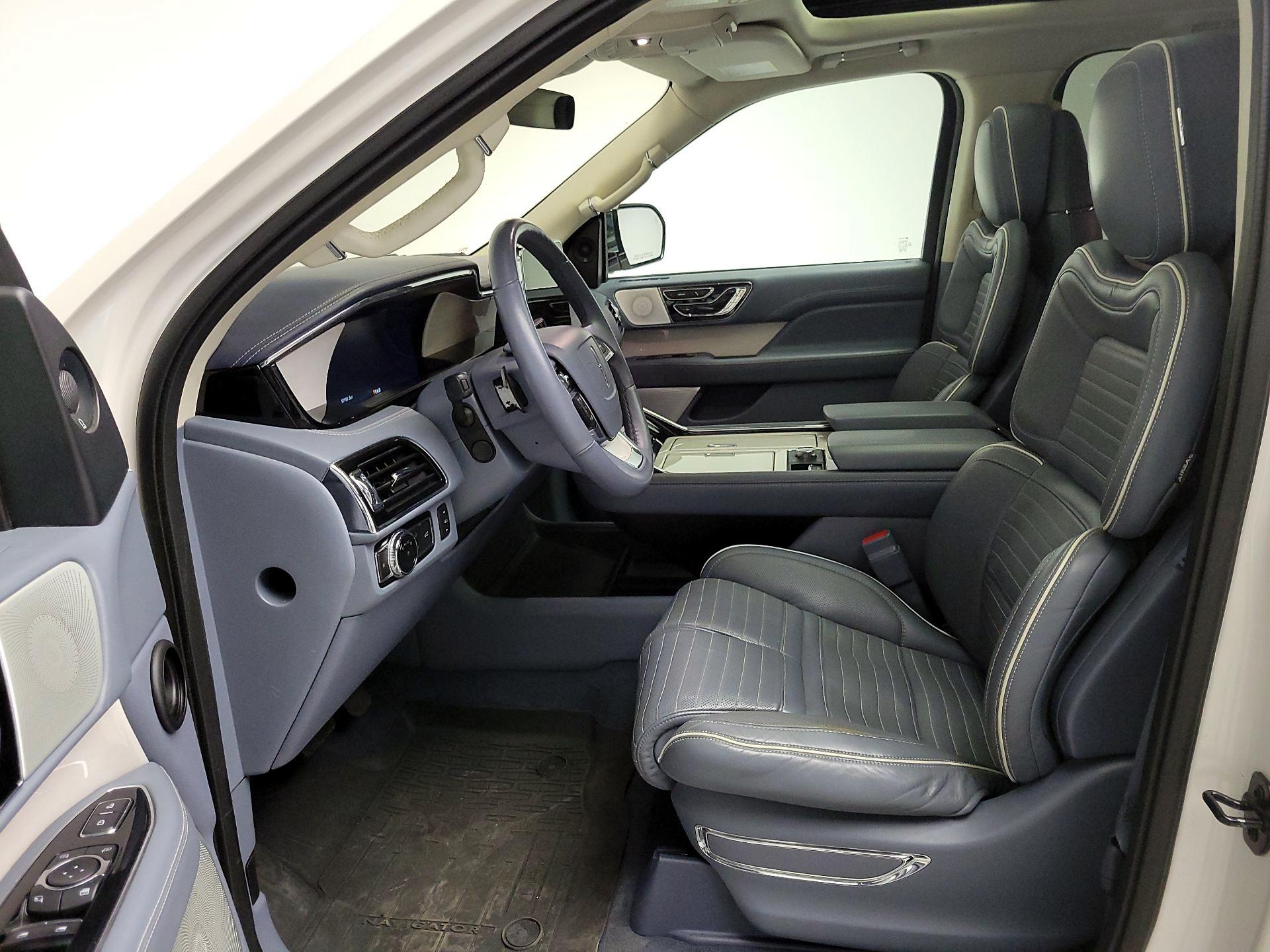 Thumbnail: 2019 Lincoln Navigator - 11