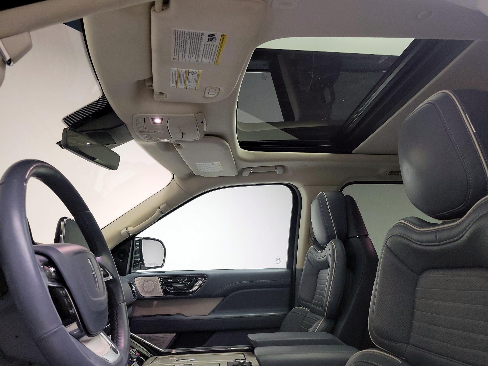 Thumbnail: 2019 Lincoln Navigator - 20