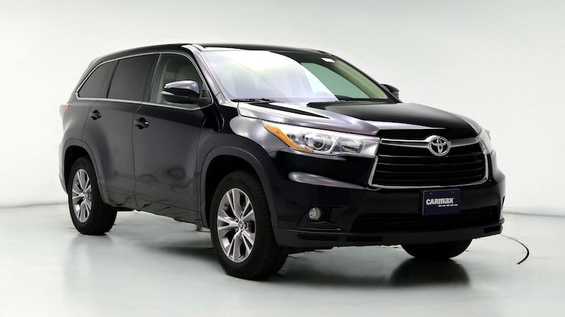 2016 Toyota Highlander LE Hero Image