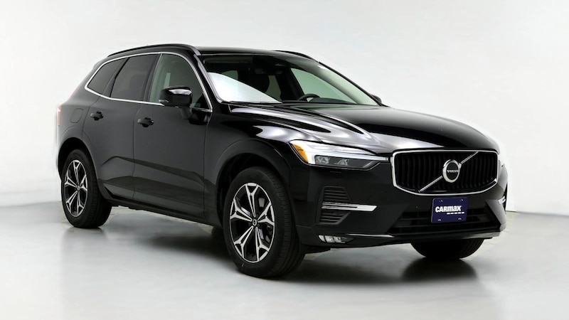 2022 Volvo XC60 B5 Momentum Hero Image