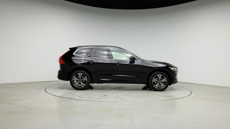 2022 Volvo XC60 B5 Momentum 7