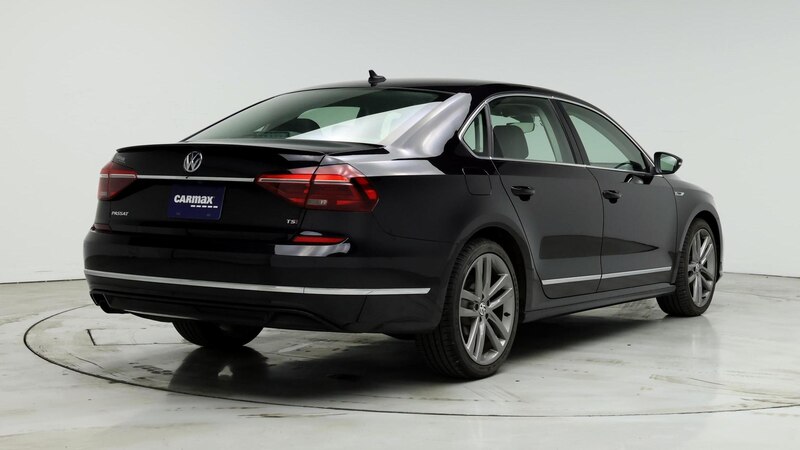 2019 Volkswagen Passat R-Line 8