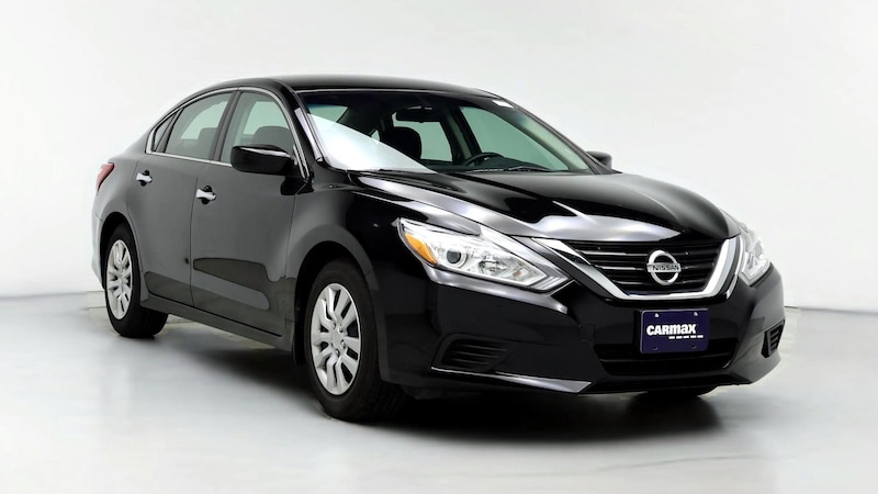 2016 Nissan Altima S Hero Image