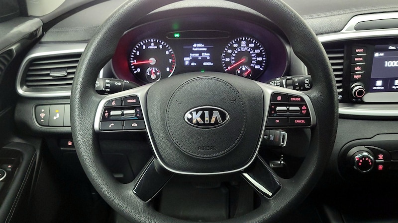 2020 Kia Sorento LX 10