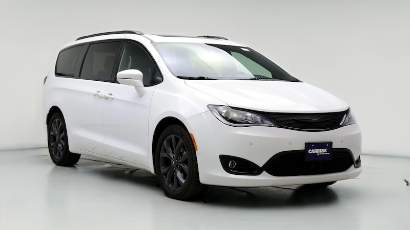 2020 Chrysler Pacifica Limited Hero Image