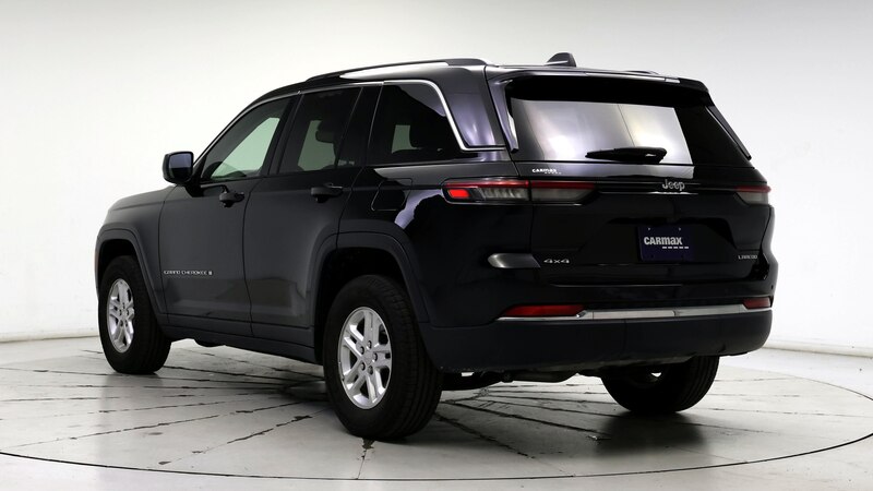 2023 Jeep Grand Cherokee Laredo 2