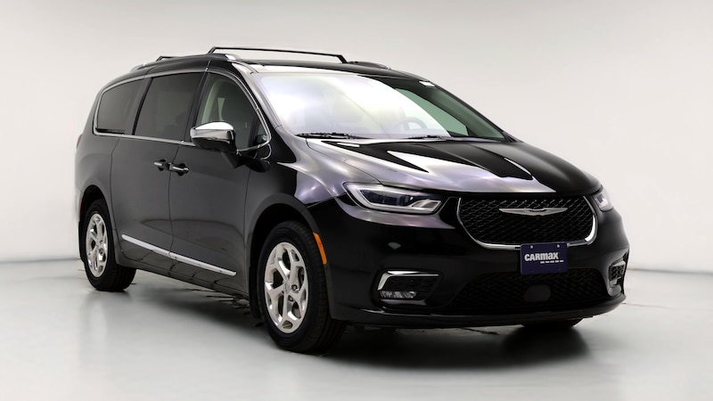 2021 Chrysler Pacifica Limited Hero Image