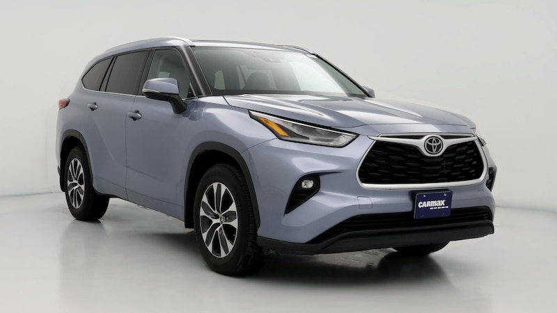 2021 Toyota Highlander XLE Hero Image