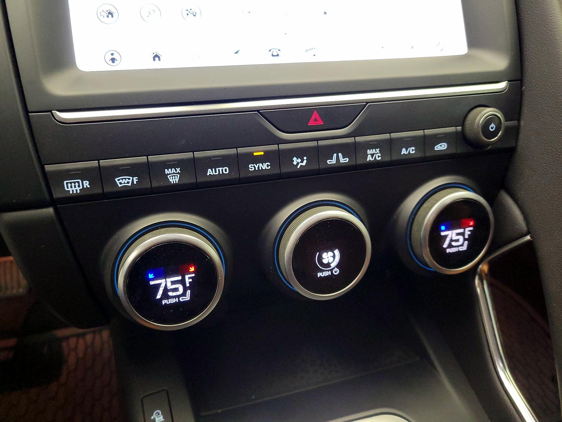Thumbnail: 2020 Jaguar E-Pace - 17