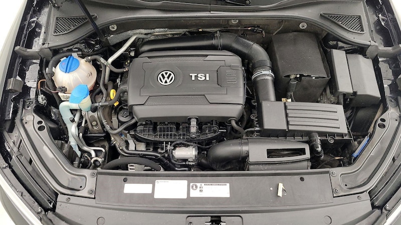 2017 Volkswagen Passat SE 22