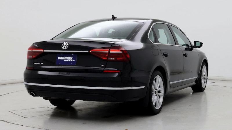 2017 Volkswagen Passat SE 8