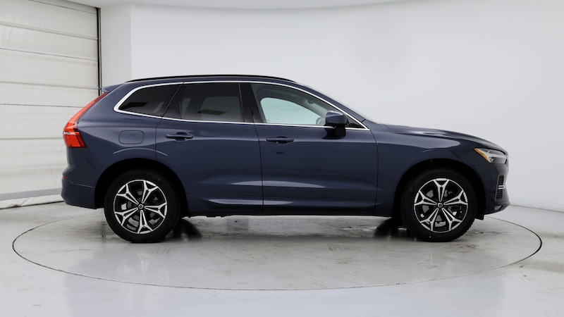 2022 Volvo XC60 B5 Momentum 7