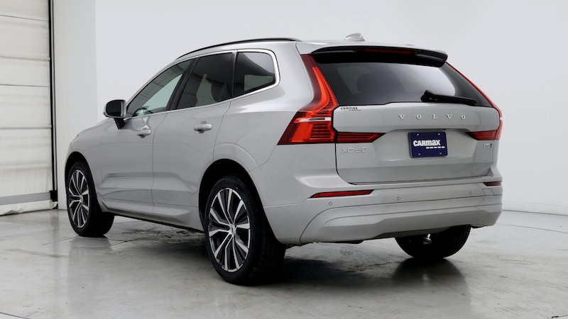 2022 Volvo XC60 B5 Momentum 2