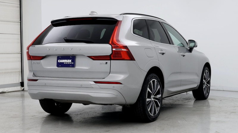 2022 Volvo XC60 B5 Momentum 8