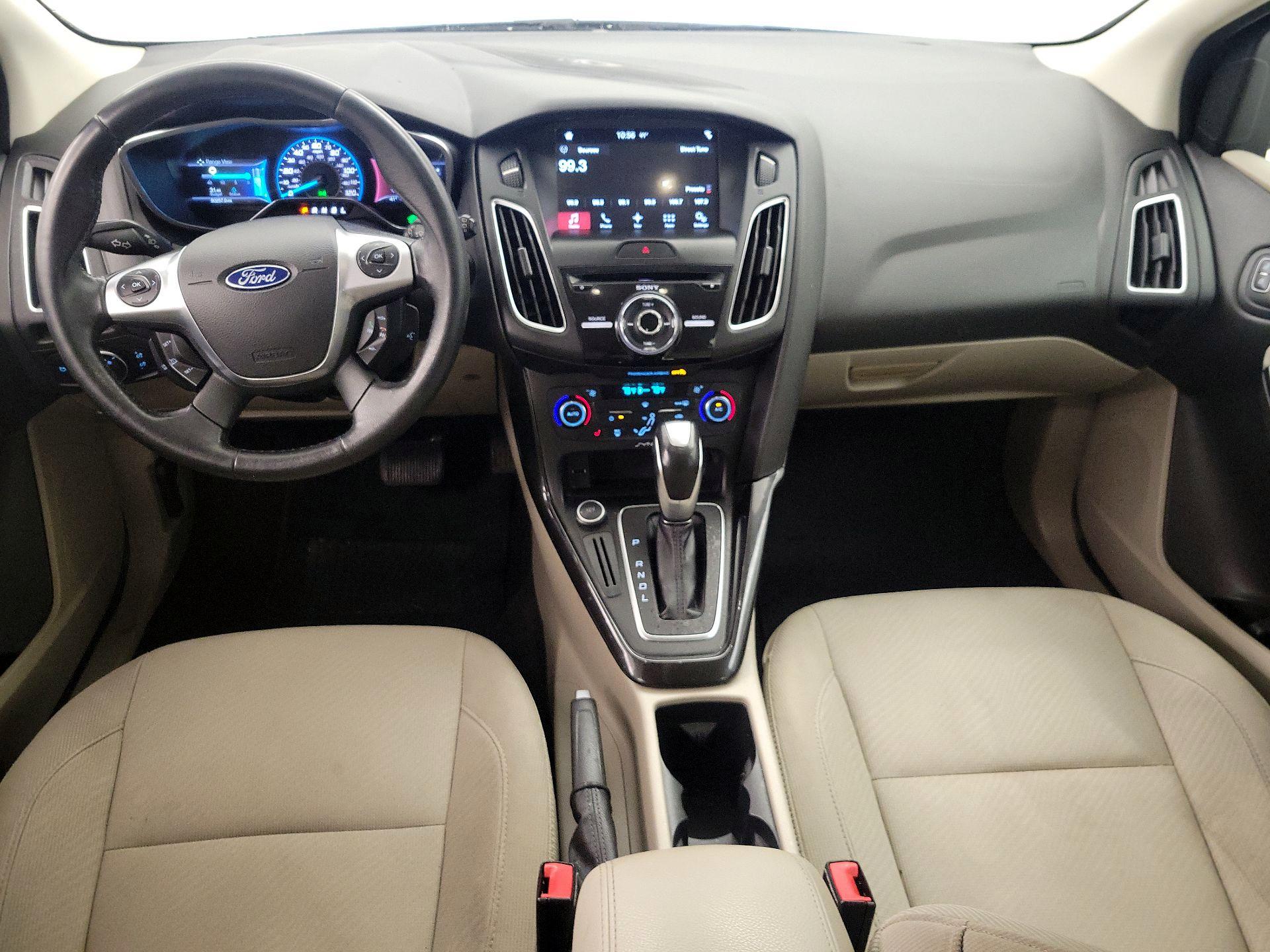 Thumbnail: 2016 Ford Focus - 9
