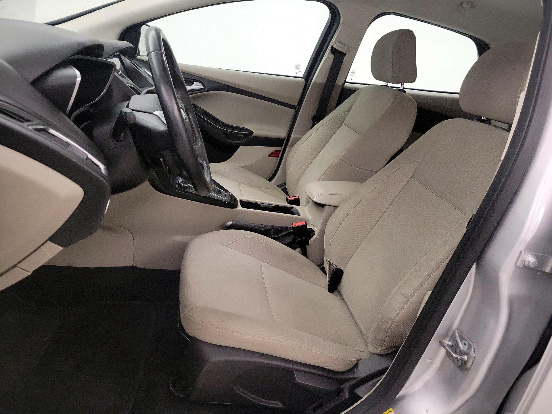 Thumbnail: 2016 Ford Focus - 11