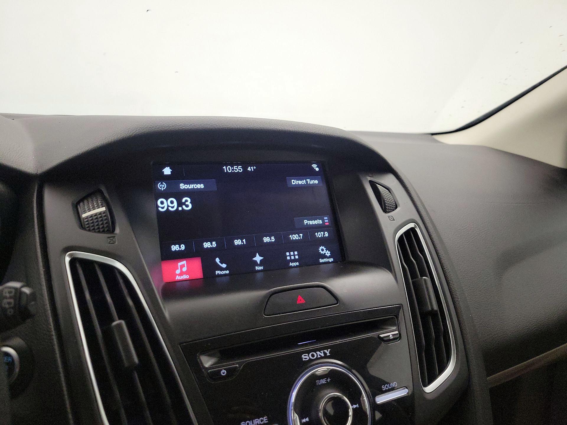 Thumbnail: 2016 Ford Focus - 16