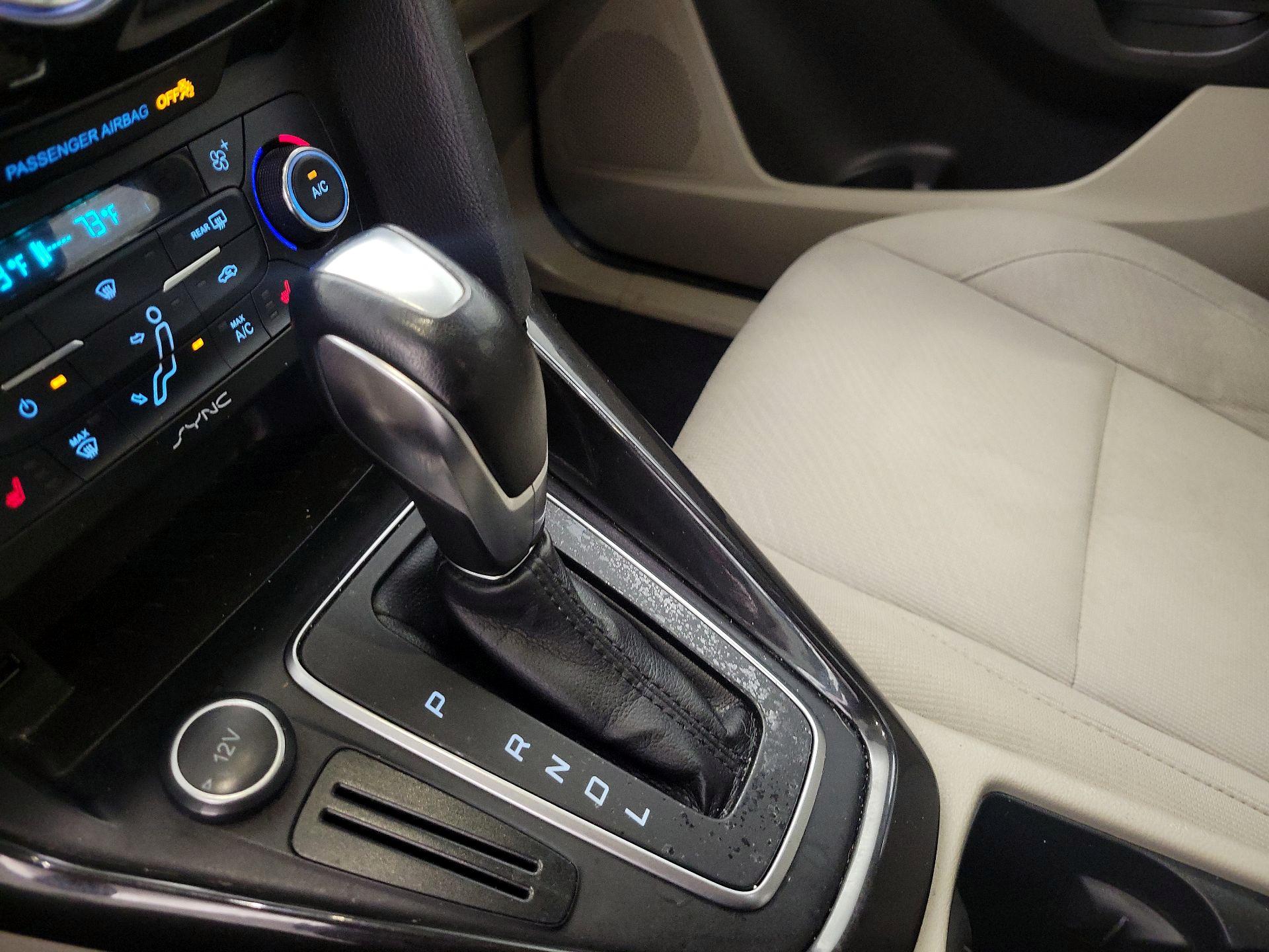 Thumbnail: 2016 Ford Focus - 18