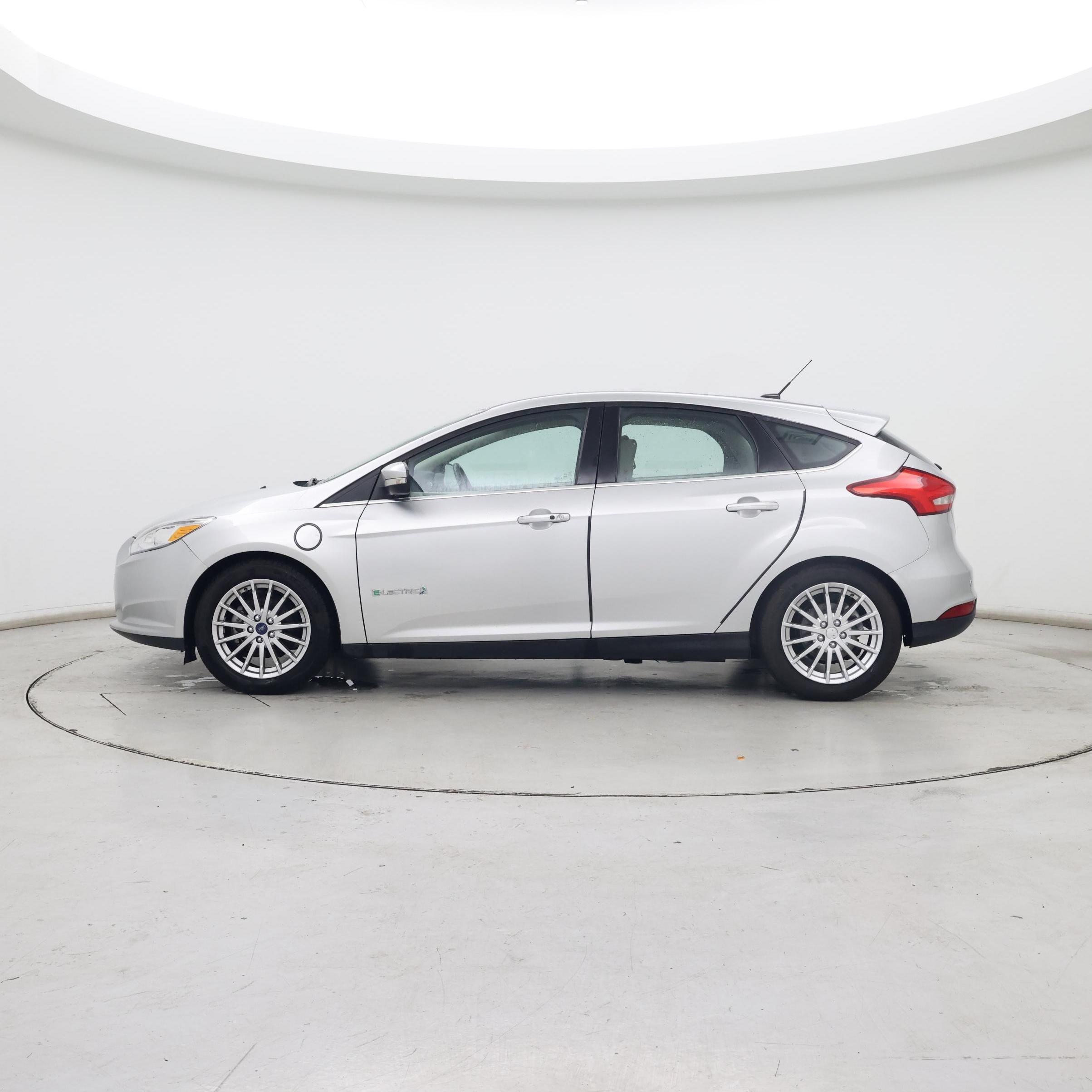 Thumbnail: 2016 Ford Focus - 3