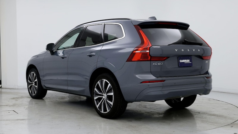 2022 Volvo XC60 B5 Momentum 2