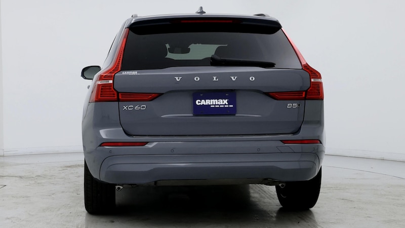 2022 Volvo XC60 B5 Momentum 6