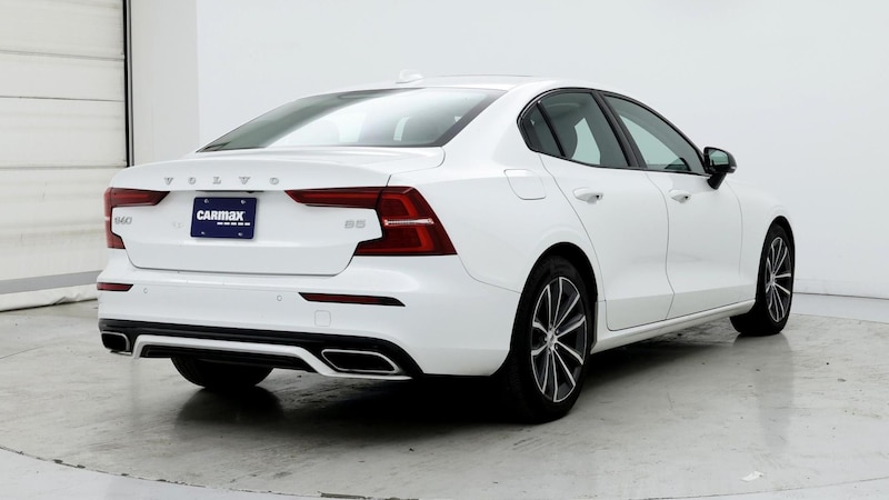 2022 Volvo S60 B5 Momentum 8