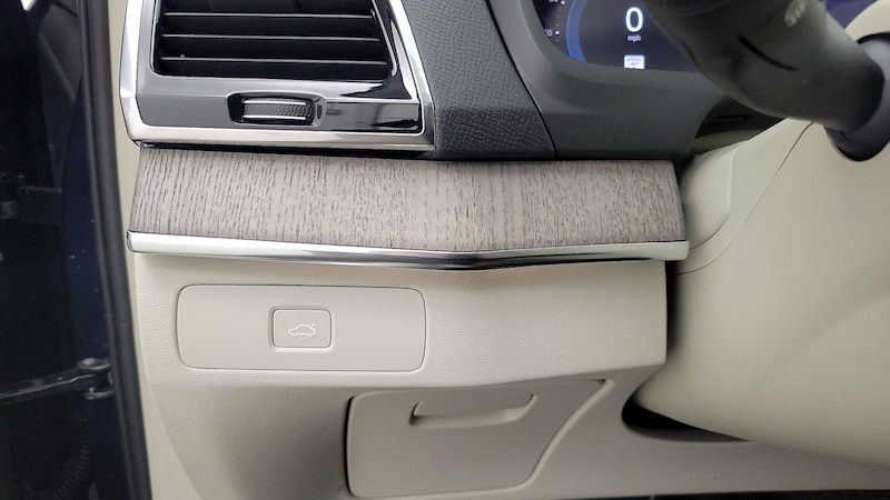 2023 Volvo XC90 B5 Plus 13