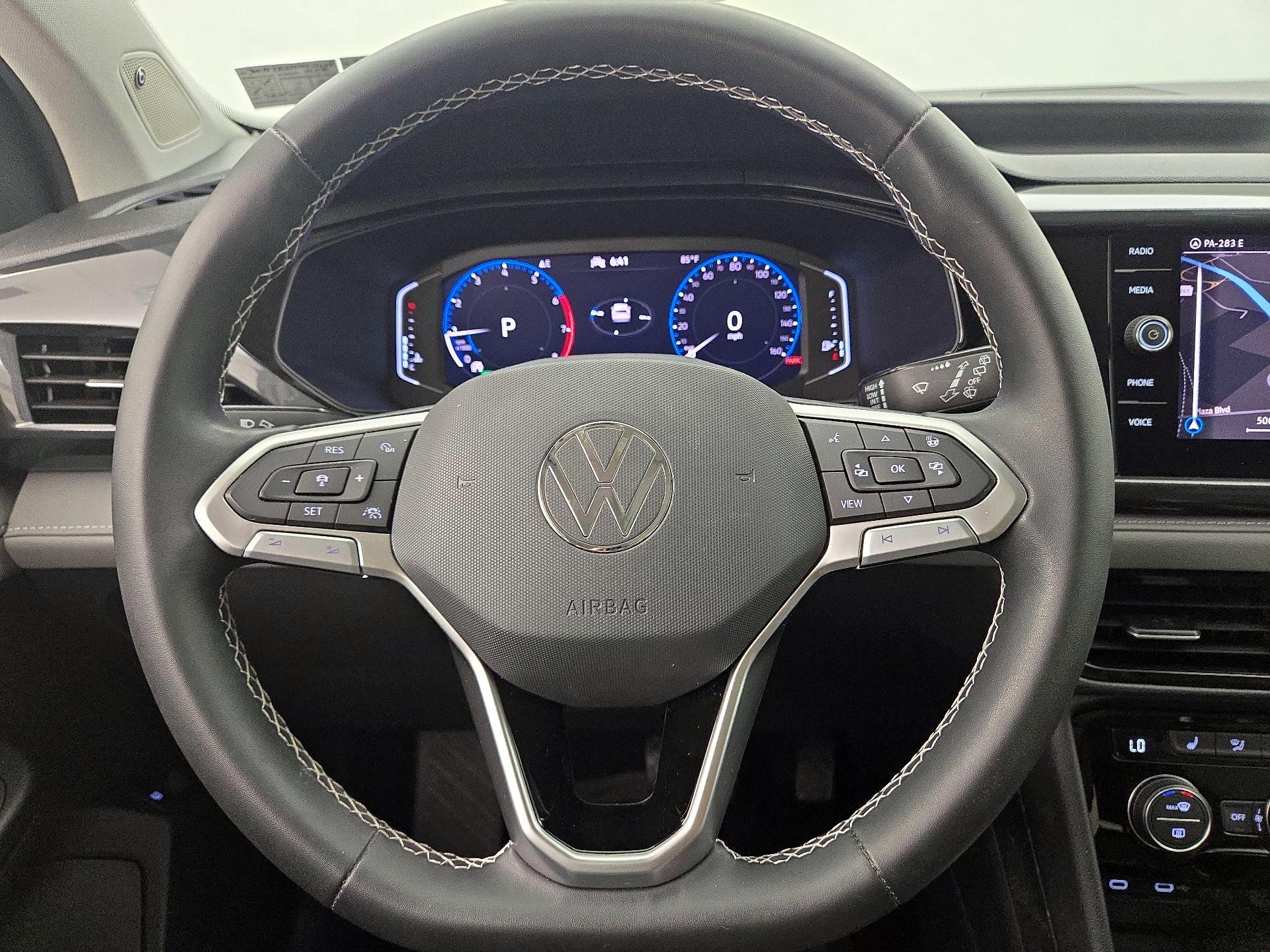 Thumbnail: 2022 Volkswagen Taos - 10