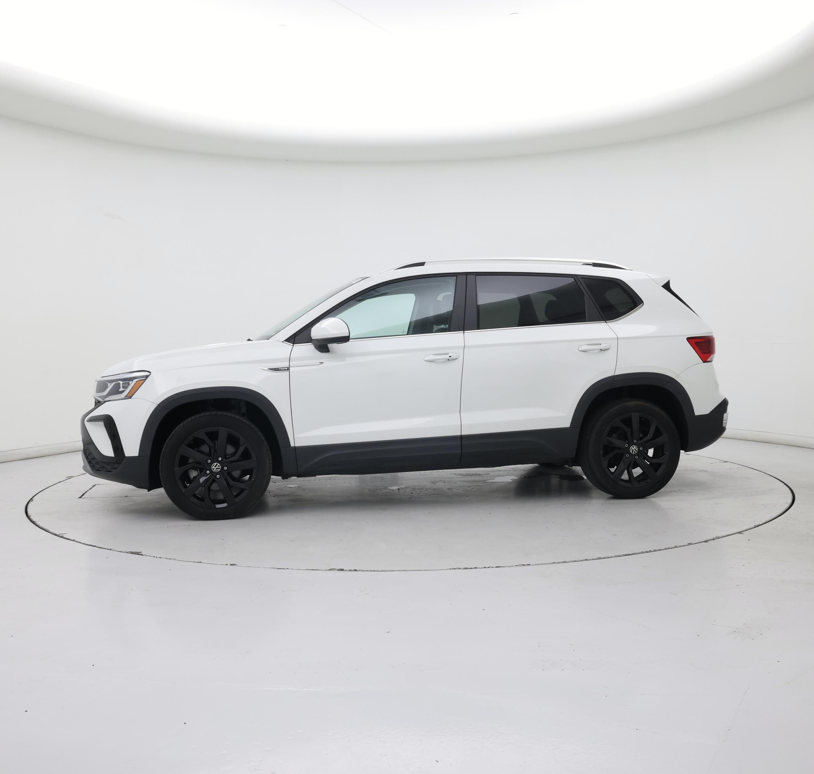 Thumbnail: 2022 Volkswagen Taos - 3