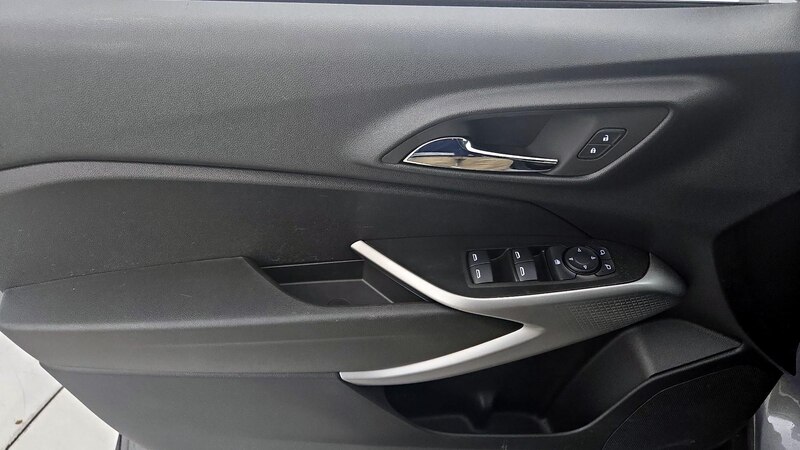 2024 Chevrolet Trax LS 12