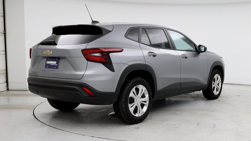 2024 Chevrolet Trax LS 8