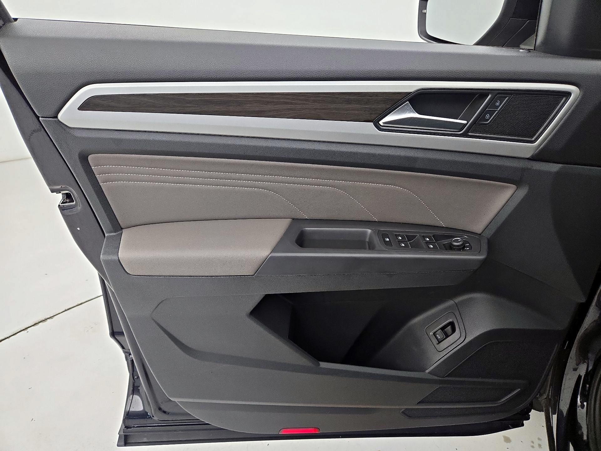 Thumbnail: 2021 Volkswagen Atlas - 12