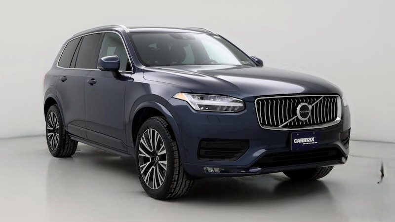 2022 Volvo XC90 T6 Momentum Hero Image