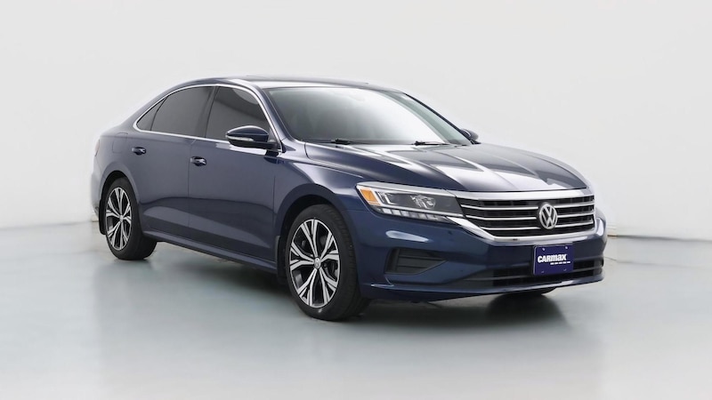 2022 Volkswagen Passat SE Hero Image
