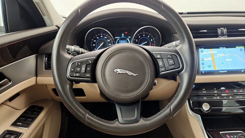 2017 Jaguar XF Prestige 10